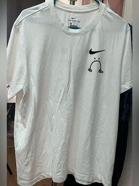 Nike White Short-Sleeve Graphic Swoosh Tee